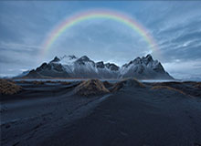 乐鱼app-大魔王系列！戈登镇守篮下防守小球员上篮，把球一一扇飞