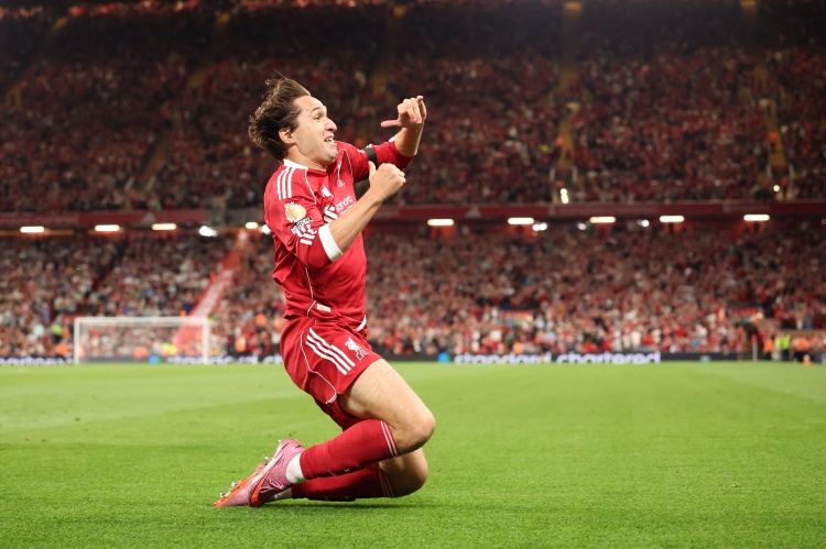 乐鱼app-救赎之夜！罗马诺：基耶萨决心留在利物浦！红军对他状态很满意