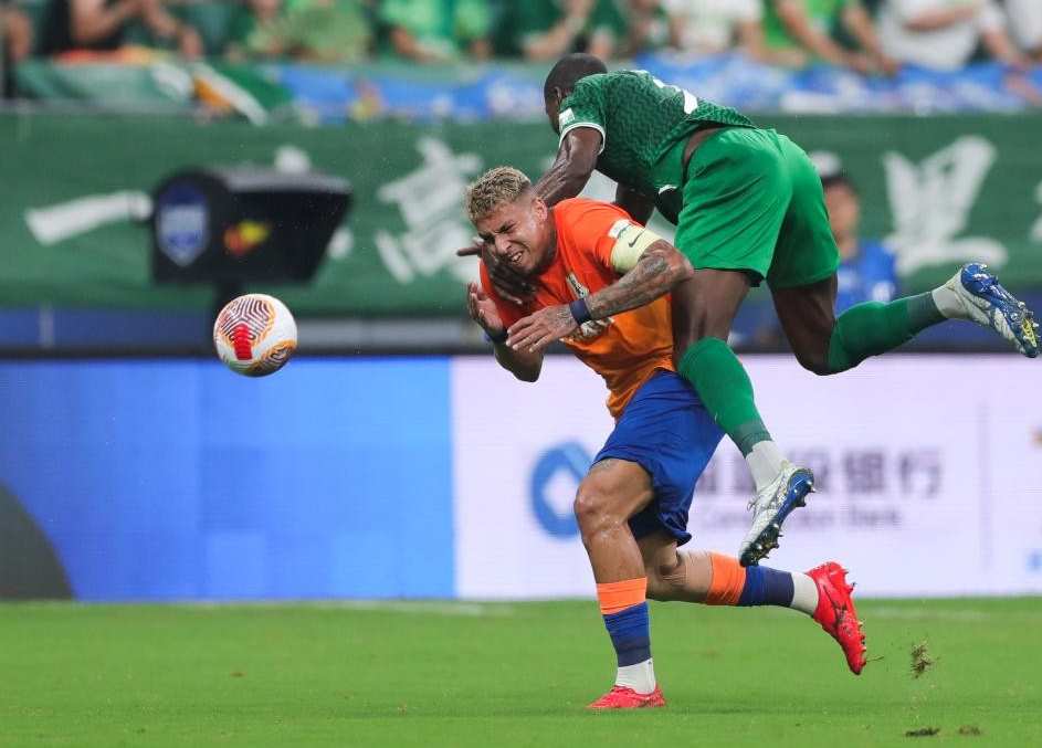 Leyu-中超第二轮鲁京大战一票难求,橙黄橘绿时,最动球迷心